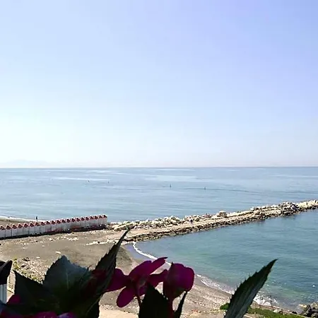 Bed & Breakfast Fronte Del Mare 3*