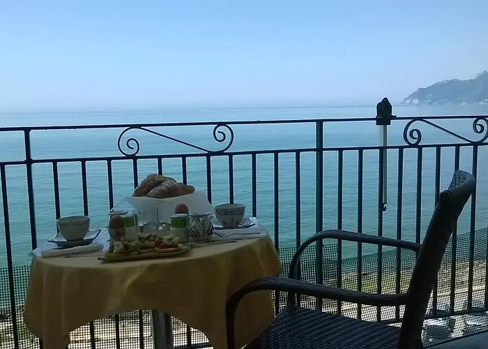 Fronte Del Mare 3*